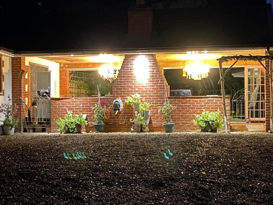 Hen & Stag Retreat Weekend Stay Sleeps 10 To 30 Thetford Kültér fotó