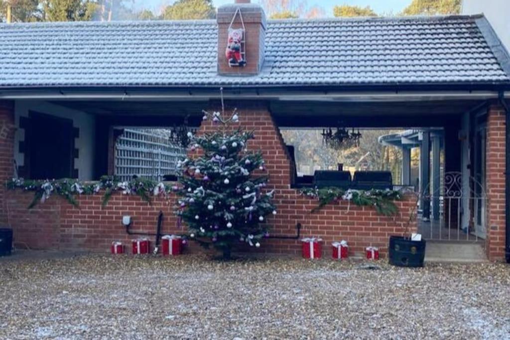 Hen & Stag Retreat Weekend Stay Sleeps 10 To 30 Thetford Kültér fotó