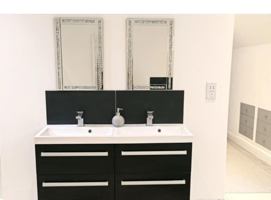 Hen & Stag Retreat Weekend Stay Sleeps 10 To 30 Thetford Kültér fotó