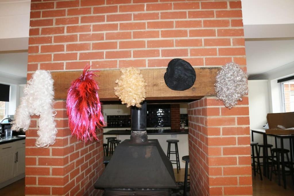 Hen & Stag Retreat Weekend Stay Sleeps 10 To 30 Thetford Kültér fotó