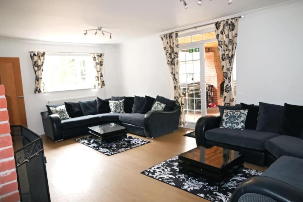 Hen & Stag Retreat Weekend Stay Sleeps 10 To 30 Thetford Kültér fotó