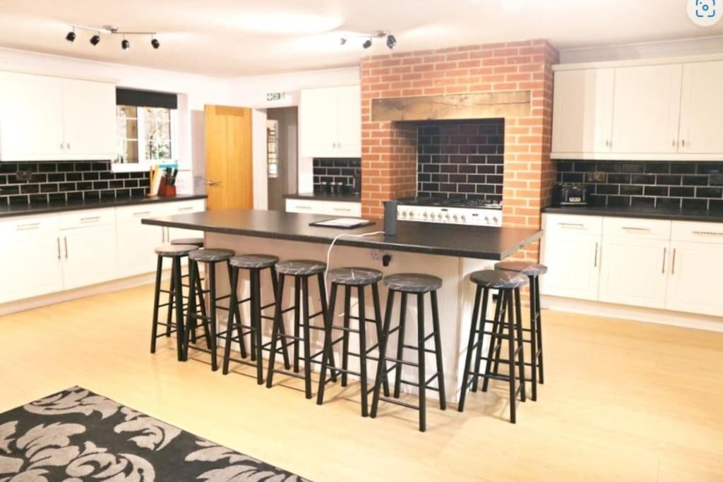 Hen & Stag Retreat Weekend Stay Sleeps 10 To 30 Thetford Kültér fotó