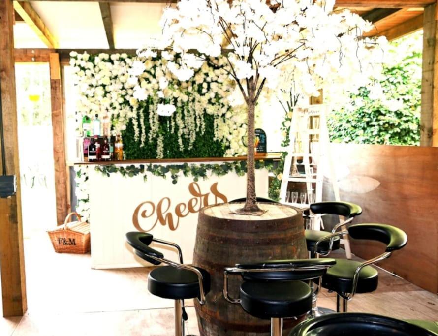 Hen & Stag Retreat Weekend Stay Sleeps 10 To 30 Thetford Kültér fotó