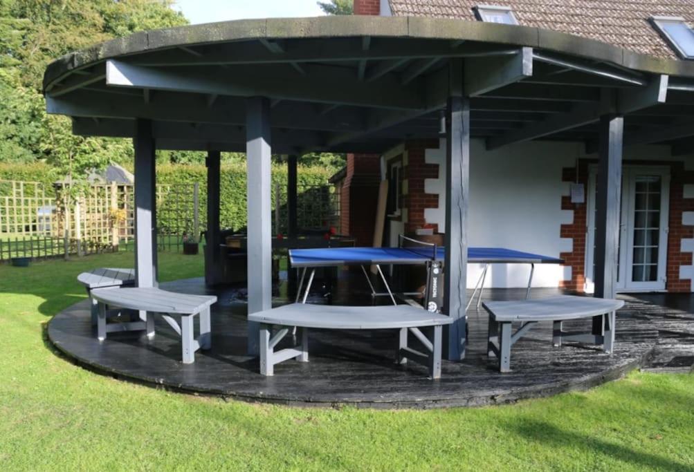 Hen & Stag Retreat Weekend Stay Sleeps 10 To 30 Thetford Kültér fotó